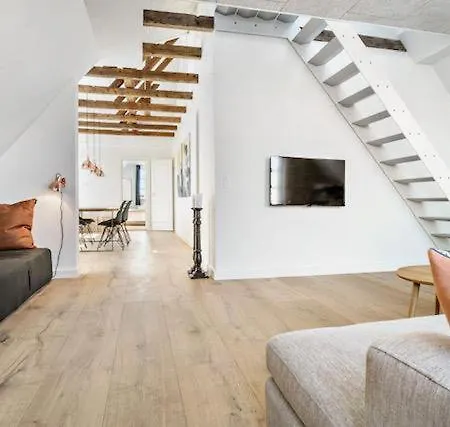 Amazing In With 2 Bedrooms