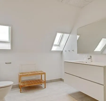 Amazing In With 2 Bedrooms